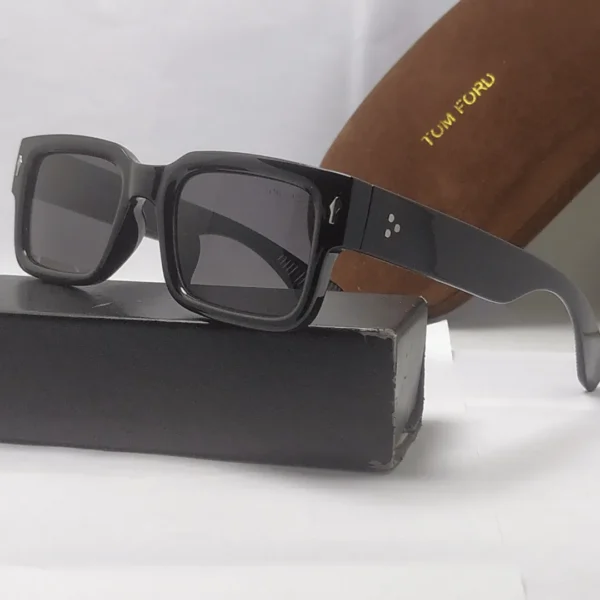 Trendy Black Sunglass men/women - Image 1